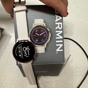 Garmin Venu S3 White/Soft Gold Smartwatch with Digital Display and Silicone Band